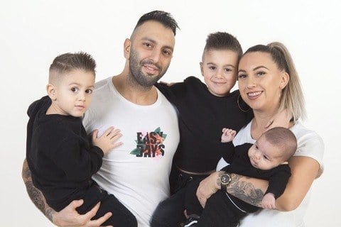 FAMILIE LAKAP image