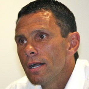 Gus Poyet Soccer Player 年齢 誕生日 経歴 事実 家族 純資産 身長など Allfamous Org Gus Poyet Soccer Player 年齢 誕生日 経歴 事実 家族 純資産 身長など Allfamous Org