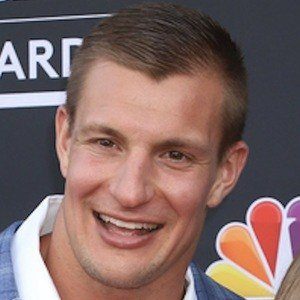 Rob Gronkowski Football Player Umur Ulang Tahun Bio Fakta Keluarga Kekayaan Bersih Tinggi Badan Lainnya Allfamous Org Rob Gronkowski Football Player Umur Ulang Tahun Bio Fakta Keluarga Kekayaan Bersih Tinggi Badan Lainnya Allfamous Org