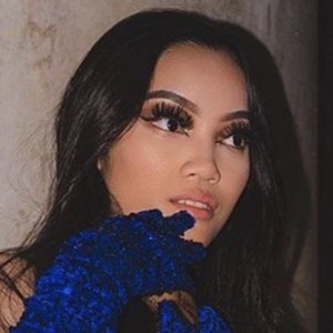 4reign.mia, 20 (Estrella de TikTok)