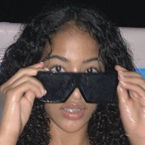 Celebrities born on April 24