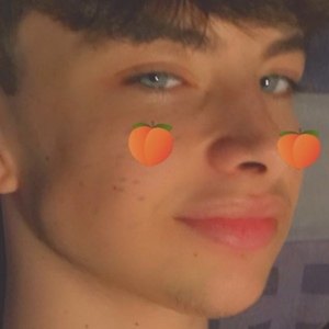 Aaron.rt, 22 (TikTok Star)