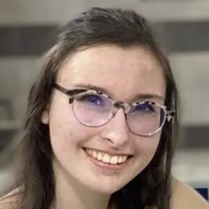 Abbey Karnes, 22 (TikTok明星)