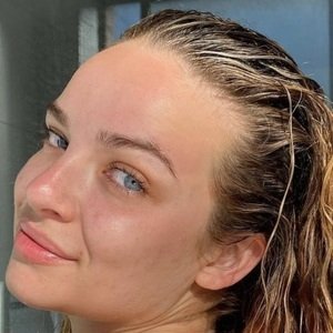 Abbie Chatfield image 4