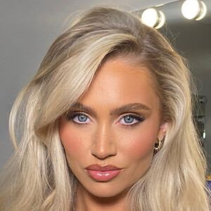 Abby Benson, 23 (Ngôi sao Instagram)