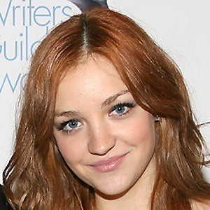 Abby Elliott image 2