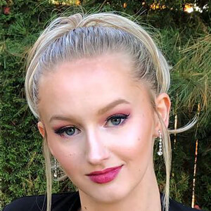 Abby Gough, 24 (TikTok明星)