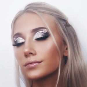 Abby Kovi, 23 (TikTok明星)