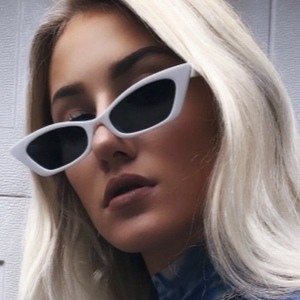 Abby Kovi, 23 (Estrella de TikTok)