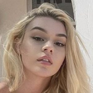 Abby Lynn image 6