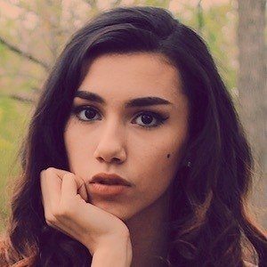 Abigail Sunshine image 3