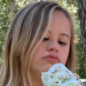 abigailtheadvocate, 26 (TikTok Star)