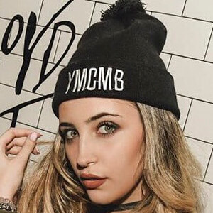 Abril Duhalde, 27 (Instagram Star)