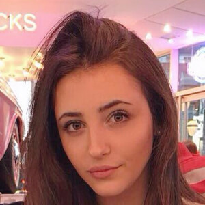 Abril Duhalde, 27 (Instagram明星)