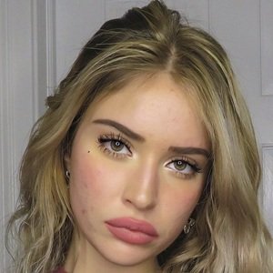 Abril Rios, 26 (Instagram Star)