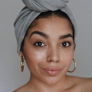 Actually Ashly, 32 (YouTube Star)