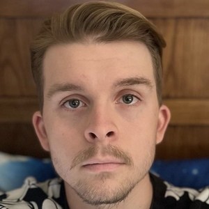 Adam Hochstetter, 24 (Ator de TV)