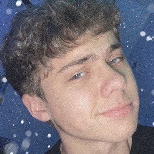 Adamkindacool, 23 (Instagram Star)