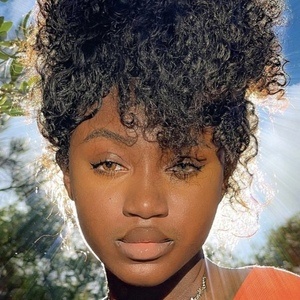 Addiilovelii, 22 (TikTok Star)