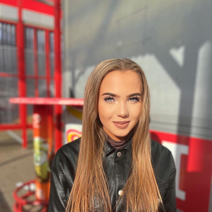 Adelina Dalevska, 20 (Звезда Тиктока)