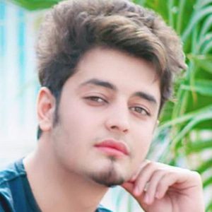 Adil Safi, 28 (Instagram Star)