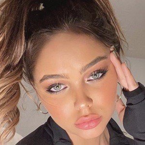 Adison Justis, 24 (Model)