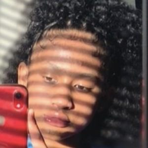 Aemerie Somvilay, 19 (Instagram Star)