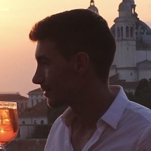 Agustín Neglia, 42 (电视节目主持人)