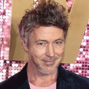 Aidan Gillen image 4