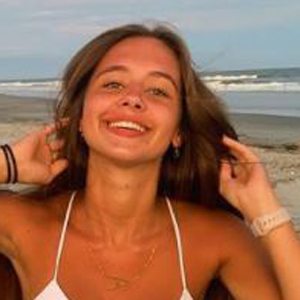 Ainsley Czarnecki, 22 (TikTok明星)