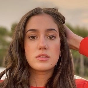 Aisha Descane, 21 (TikTok明星)