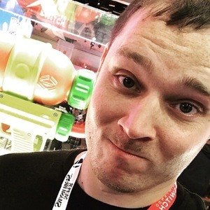 AJ Pinkerton, 38 (YouTube明星)