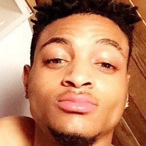 AJ Wolfy, 30 (YouTube明星)