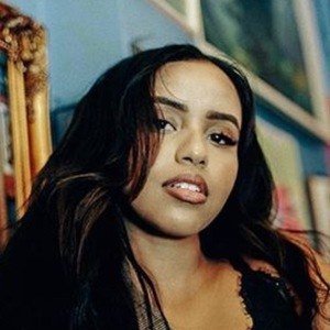 Akela, 27 (YouTube明星)