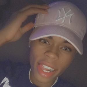 Akeli Graves image 4