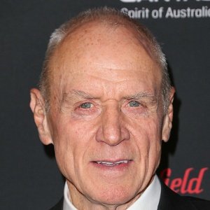 Alan Dale, 78 (电视演员)