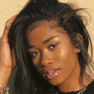 Alana Walker image 5