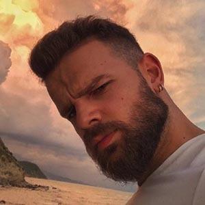 Alban Ramosaj, 29 (Cantante di musica mondiale)