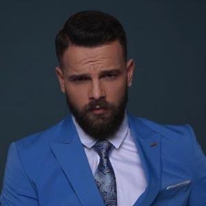 Alban Ramosaj, 29 (Cantante di musica mondiale)