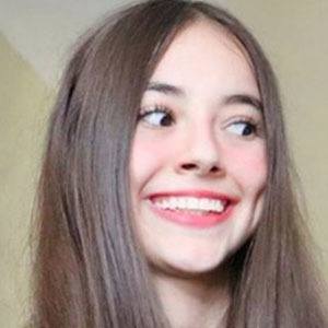 Aleja la Crack, 22 (YouTube Star)