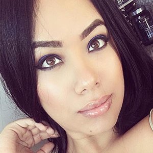 Alejandra Mercedes (Instagram Star) - Age, Birthday, Bio, Facts, Family