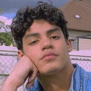 Alejandro Rosario, 22 (Estrella de TikTok)