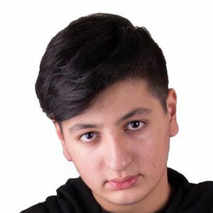 Aleksandre Zazarashvili, 19 (Ca sĩ nhạc Pop)