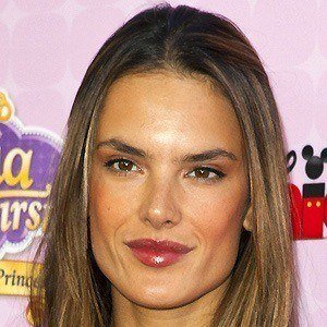 Alessandra Ambrósio, 42 (Modèle)