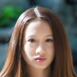 Alessandra Liu image 5