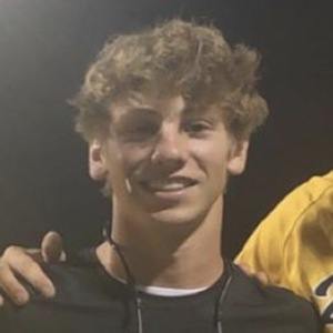 Alex Cela, 22 (Estrella de TikTok)