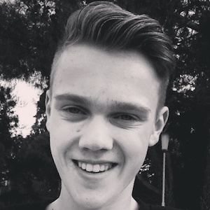 Alex Centa, 27 (YouTube Star)