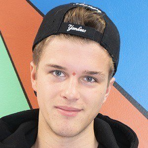 Alex Lange, 24 (Attore TV)