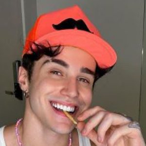 Alex Mapeli image 6