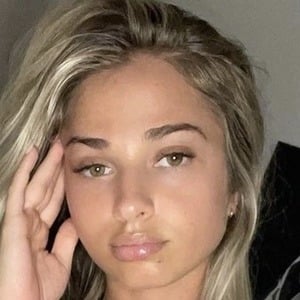 Alexa Adams image 3